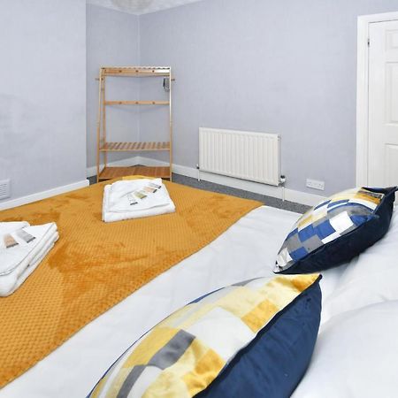 The Yellow Door By Avenew Management Serviced Accommodation Stoke-on-Trent Exteriér fotografie
