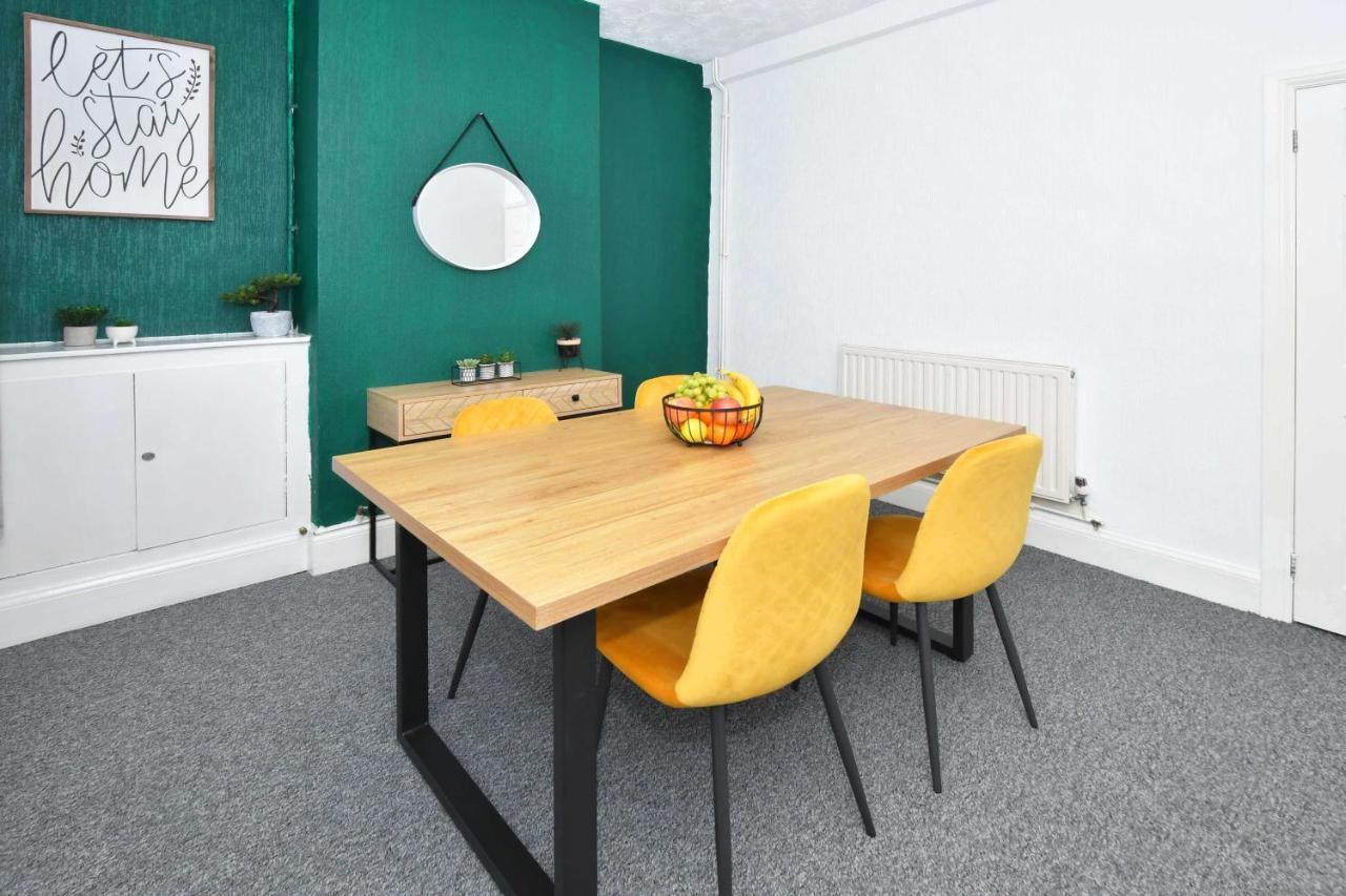 The Yellow Door By Avenew Management Serviced Accommodation Stoke-on-Trent Exteriér fotografie