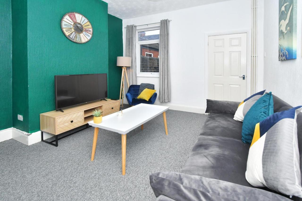 The Yellow Door By Avenew Management Serviced Accommodation Stoke-on-Trent Exteriér fotografie