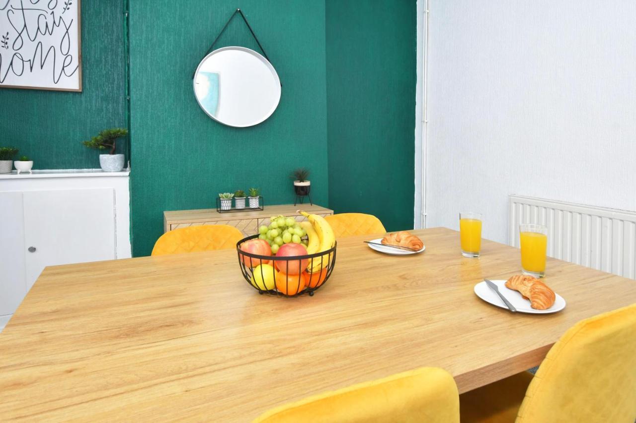 The Yellow Door By Avenew Management Serviced Accommodation Stoke-on-Trent Exteriér fotografie