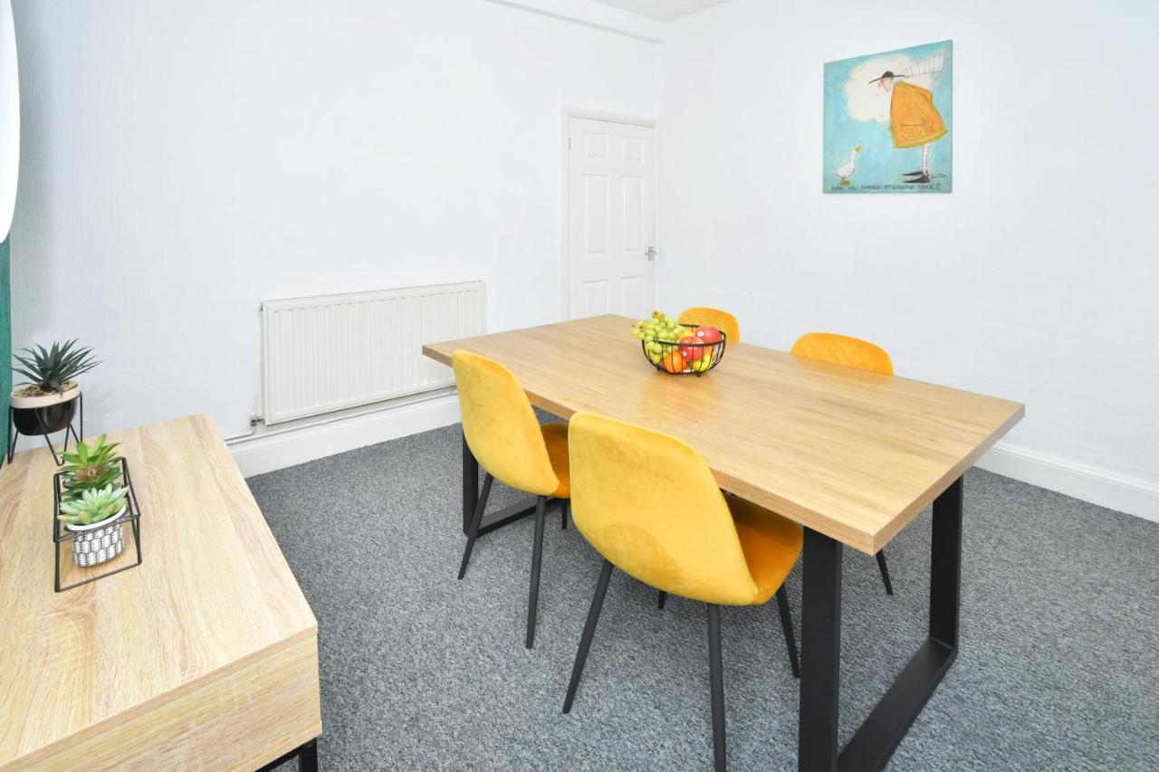 The Yellow Door By Avenew Management Serviced Accommodation Stoke-on-Trent Exteriér fotografie