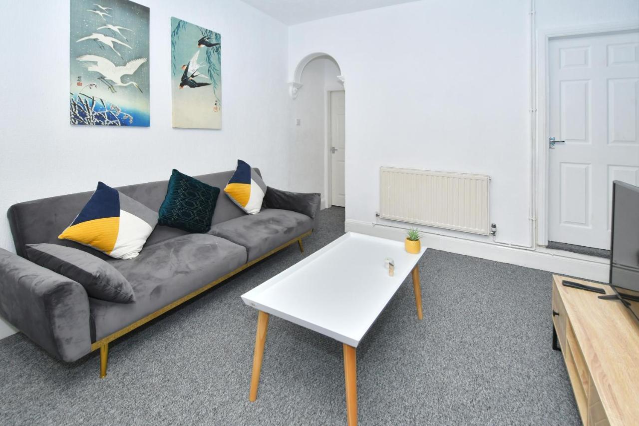 The Yellow Door By Avenew Management Serviced Accommodation Stoke-on-Trent Exteriér fotografie