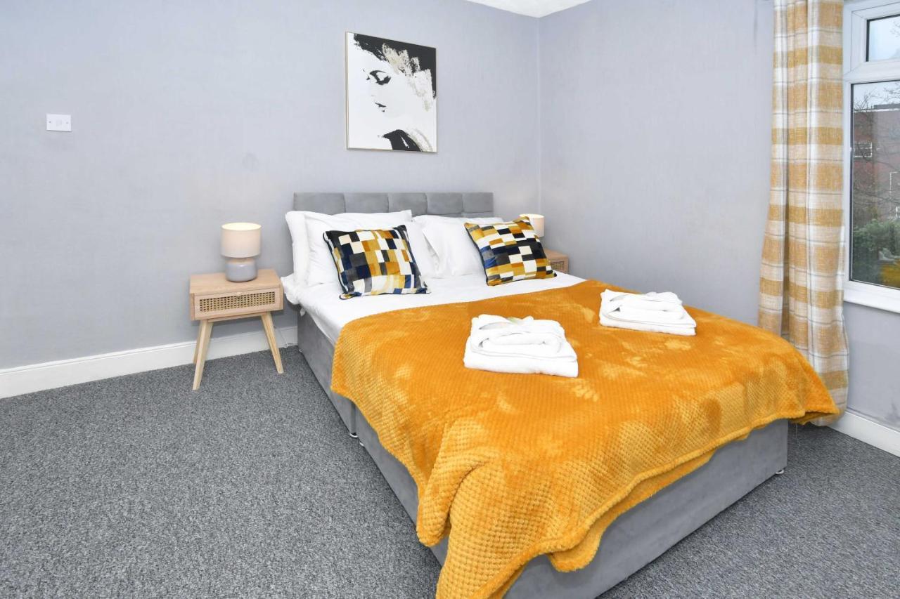 The Yellow Door By Avenew Management Serviced Accommodation Stoke-on-Trent Exteriér fotografie